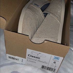 Toms Cream Flats